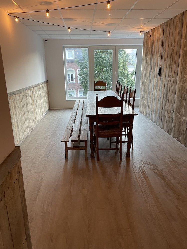 Ooostel 2BE Brussel - carbon neutral hotel in Brussels