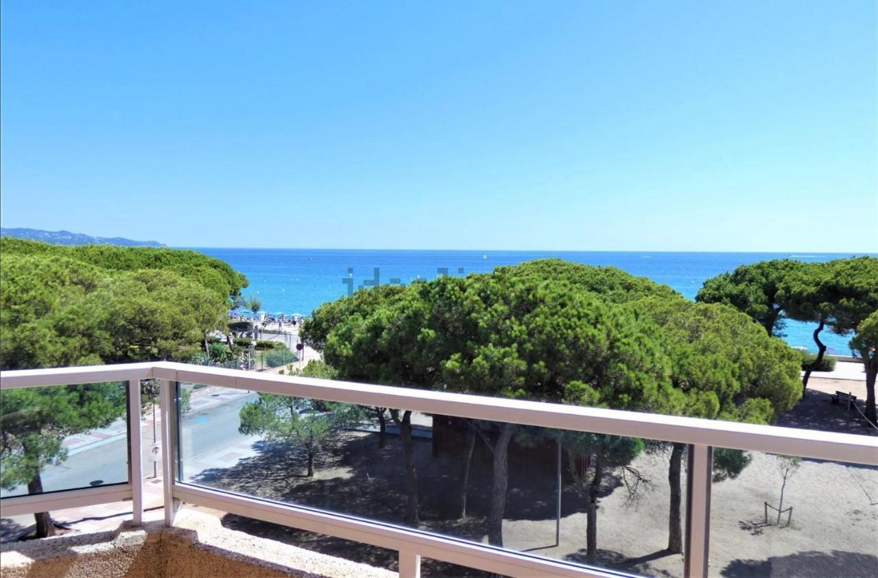 Apartment direkt am Strand — 4-Star Luxury Hotel in Blanes, Spain