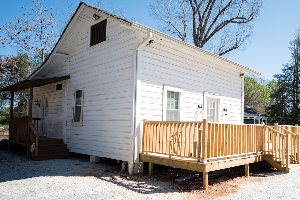 Swamp Rabbit Inn Travelers Rest - photo 14