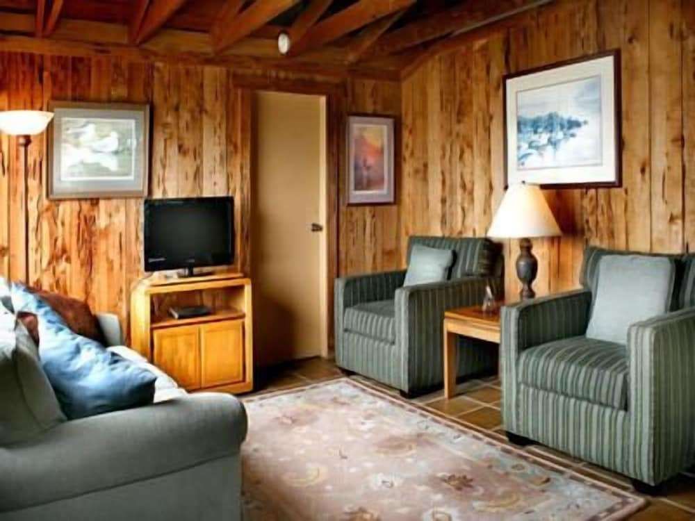 Bodega Harbor Inn - photo 21
