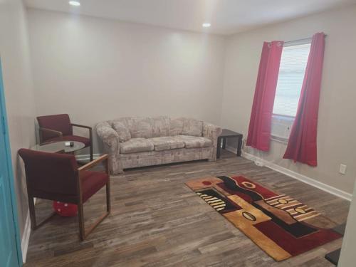 Comfy 1BR Apt. in Pleasant Ridge — 4-Star Luxury Hotel in Cincinnati, United States