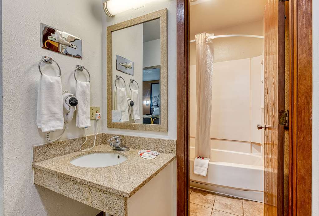 Super 8 by Wyndham Alamosa - photo 54