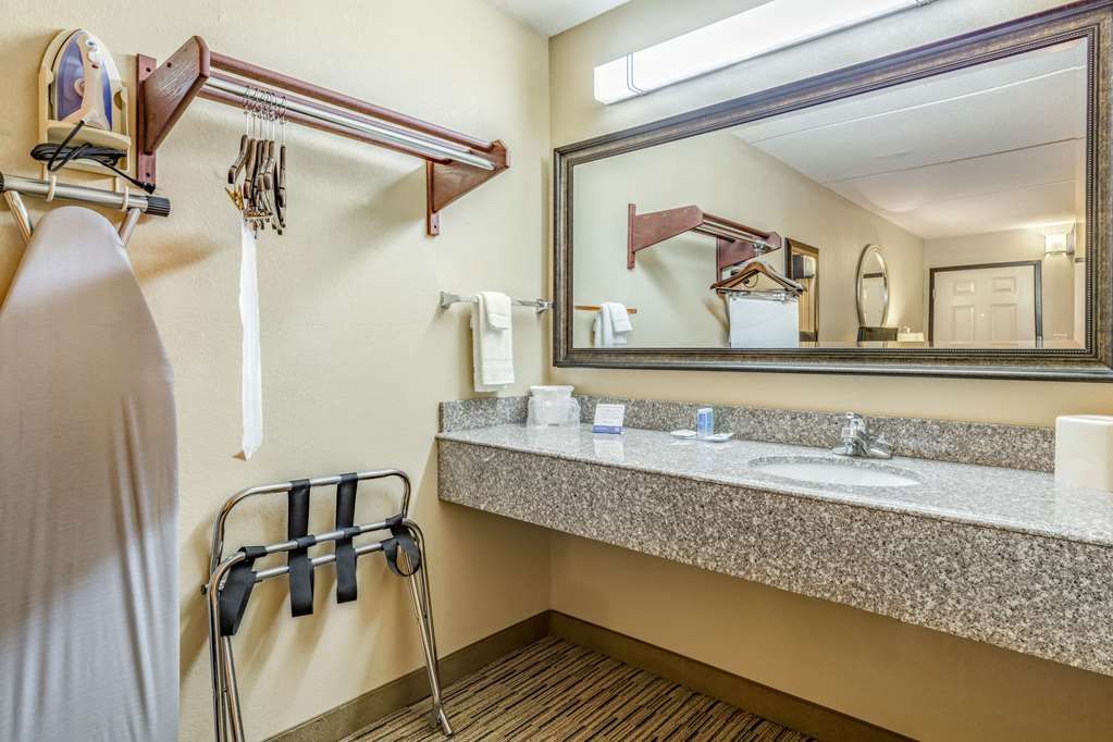Rodeway Inn & Suites Tupelo - photo 9