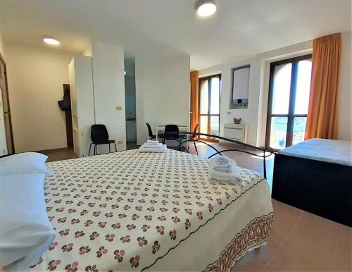 K&K Room Duomo1 — 4-Star Luxury Hotel in Termoli, Italy