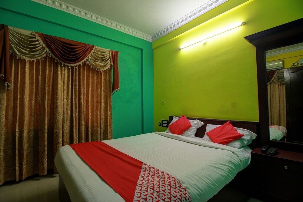 Oyo 17214 Sama Deluxe in Mangalore, India