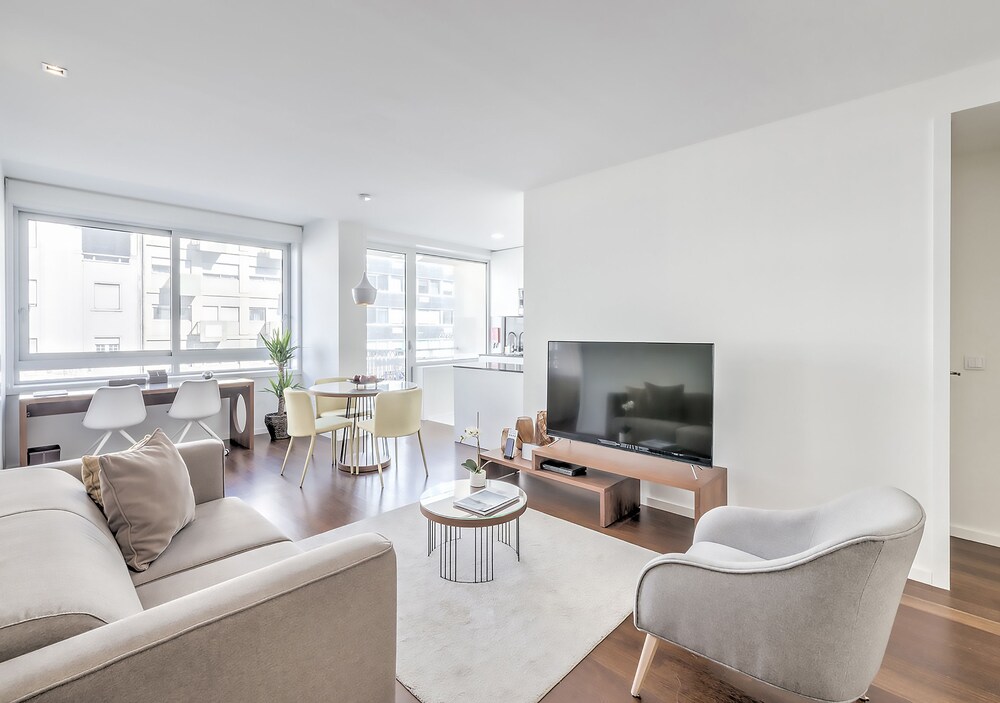BO Julio Dinis Touristic Apartments — 4-Star Luxury Hotel in Porto, Portugal
