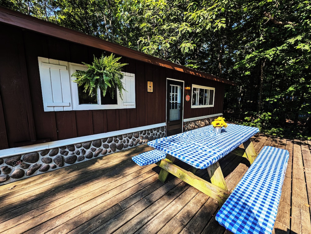 Coadys' Point of View Lake Resort - photo 313