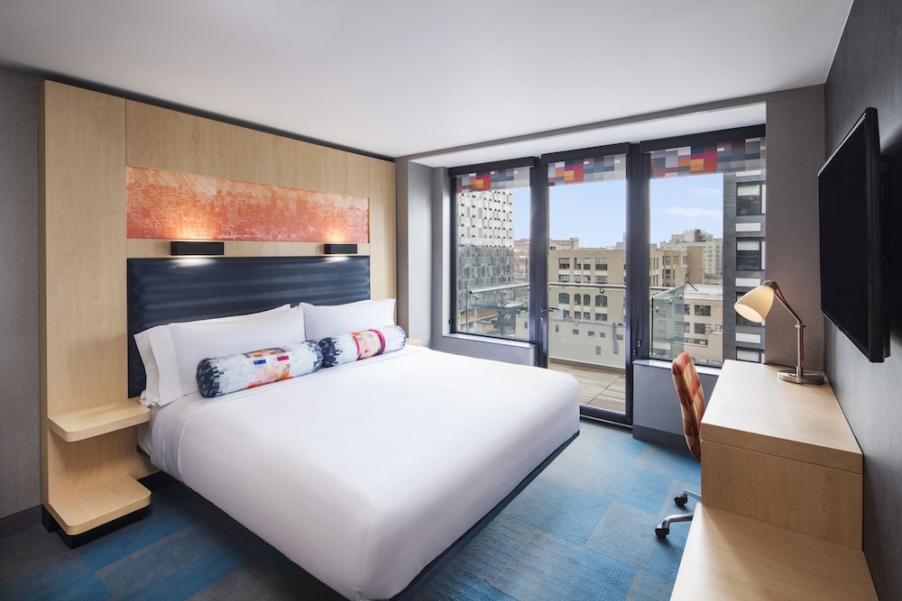 Aloft Long Island City Manhattan View - photo 8