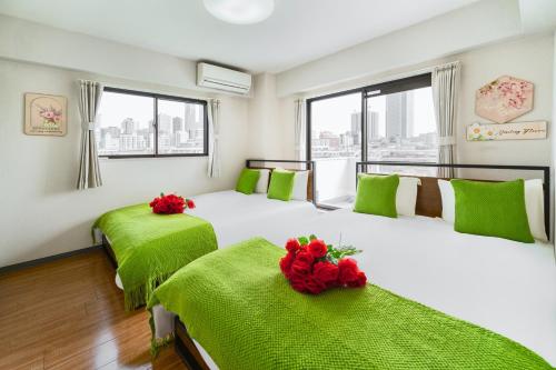 6th floor 602 with elevator 700 meters walk from Nishi Shinjuku Gochome 4 minutes to Shinjuku 75 square meters plus 30 square meters of large balcony — 4-Star Luxury Hotel in Tokyo, Japan