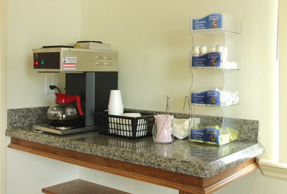 Maverick Inn - photo 11