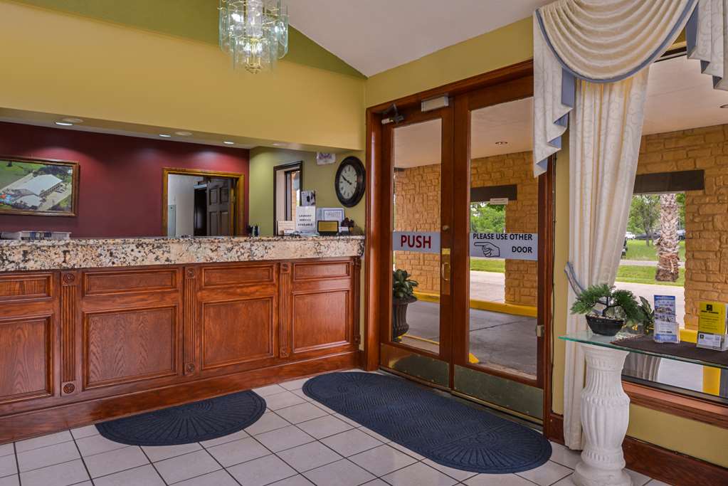 Americas Best Value Inn West Columbia - photo 4