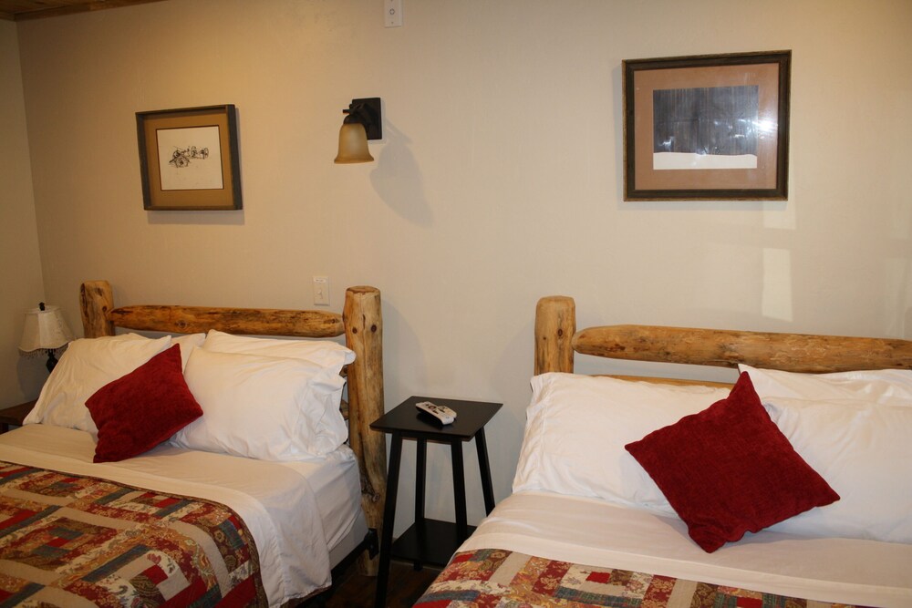 The Historic Wapiti Lodge - photo 70