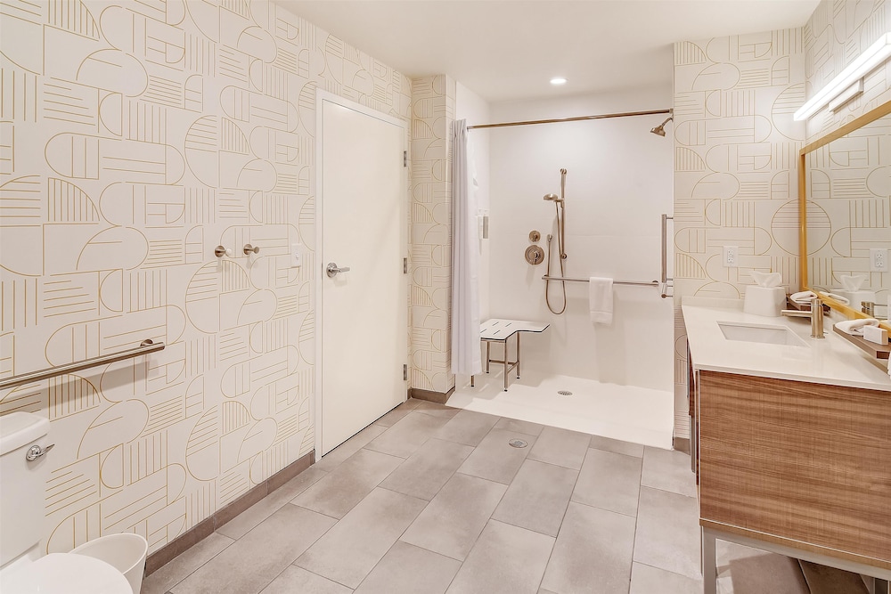 Home2 Suites by Hilton Crestview I 10 - photo 14
