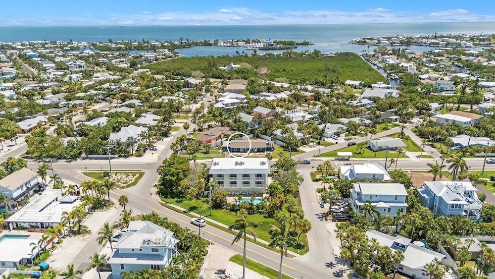 Seaduction AMI A condo — 4-Star Luxury Hotel in Holmes Beach, United States