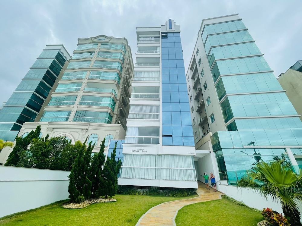 Cobertura Infinity Blue Itapema SC