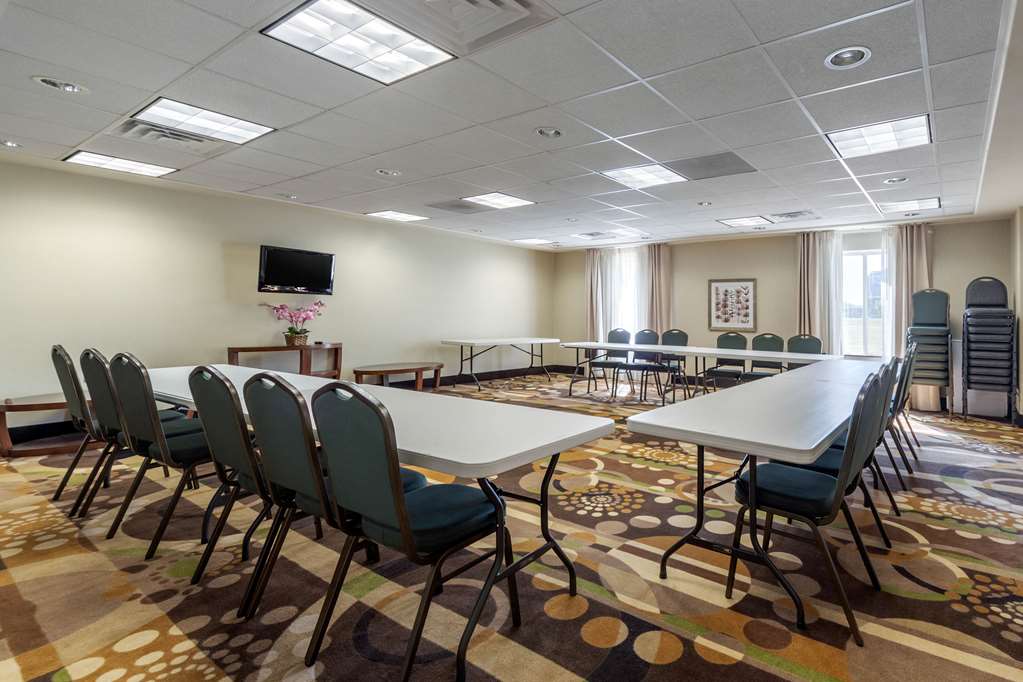 Comfort Inn & Suites Perry I 35 - photo 36