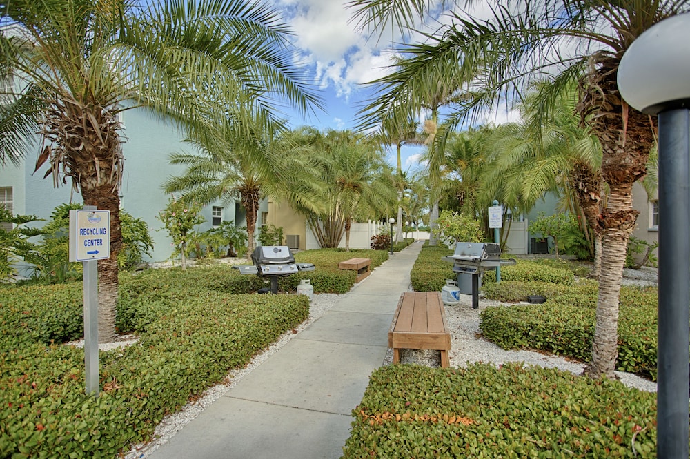 Barefoot Beach Resort - photo 38