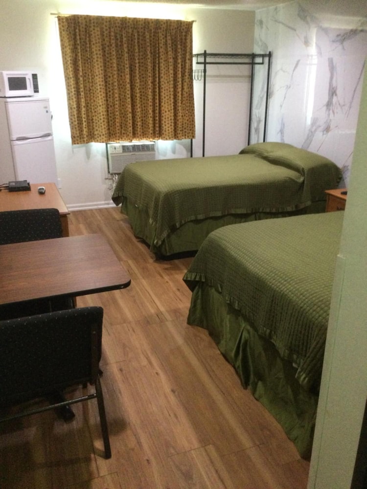 Americas Express Inn - photo 19