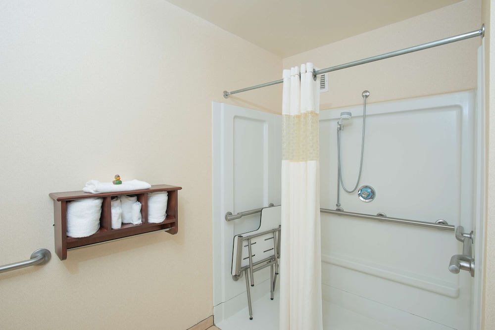 Hampton Inn & Suites Cincinnati Union Center - photo 36