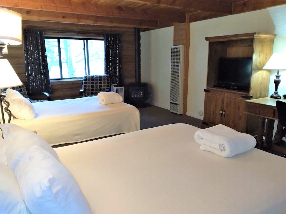 The Boulder Creek Lodge - photo 16
