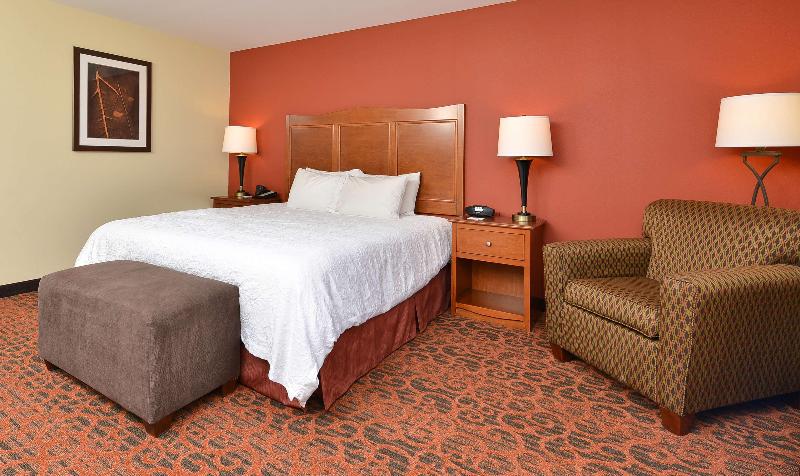 Hampton Inn Ottumwa - photo 61