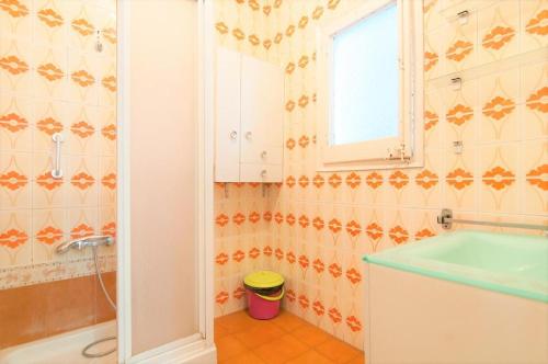 Budget Rooms with Sunny Terrace — Les Corts — photo 5