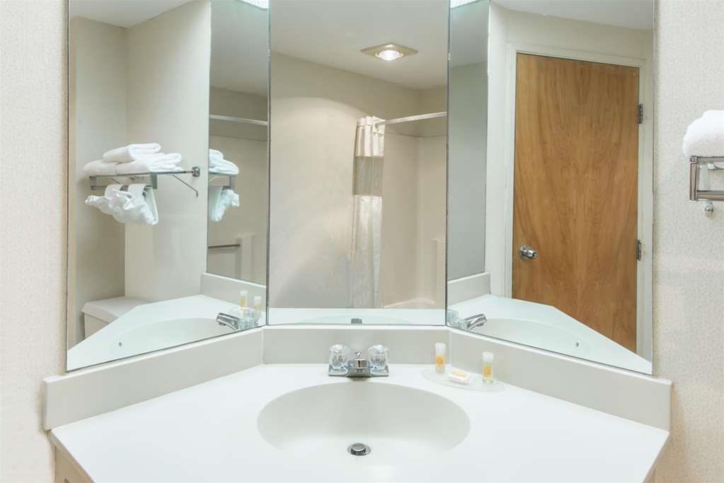 Inn Springfield Chicopee - photo 5