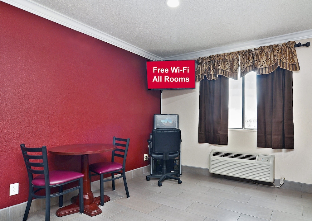 Red Roof Inn Binghamton North - photo 3