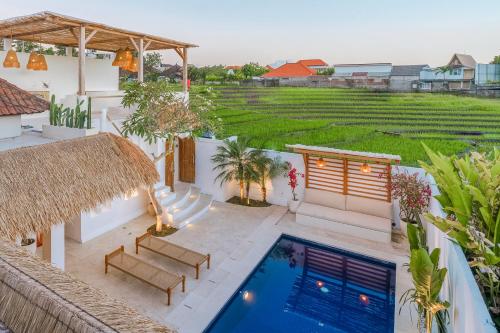 Villa PACA Rooftop Outdoor Cinema & 2 Pools Overlooking Rice Fields — 4-Star Luxury Hotel in Canggu, Indonesia