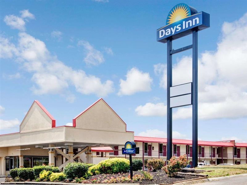 Days Inn by Wyndham Knoxville West - photo 2