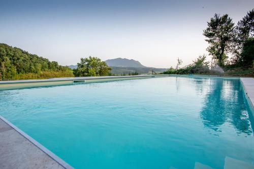 Luxury Country Villa Daniele — 4-Star Luxury Hotel in Collevecchio, Italy