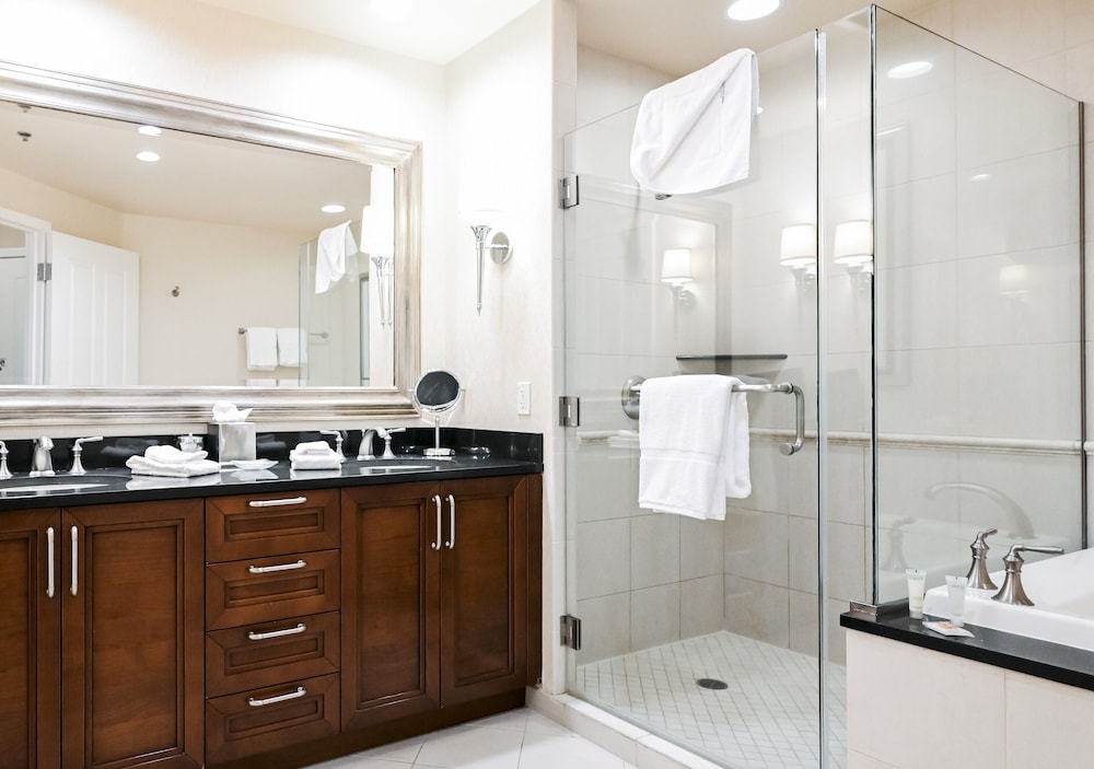 StripViewSuites at Signature - photo 206
