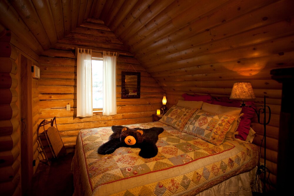 Alpine Village Suites - photo 15