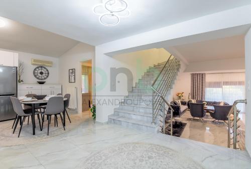 Makri Lux House 4 Bdr — 4-Star Luxury Hotel in Alexandroupoli, Greece