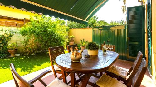 Hostly La Casa di Marta Two Steps From the Tower in Pisa, Italy