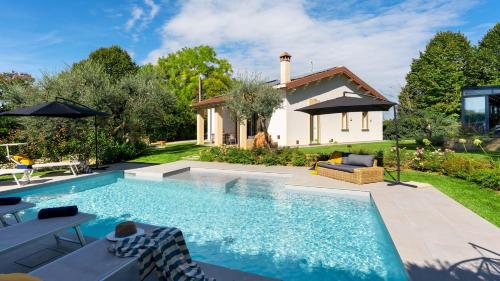 La Villanella 6 Emma Villas — 4-Star Luxury Hotel in Reggello, Italy