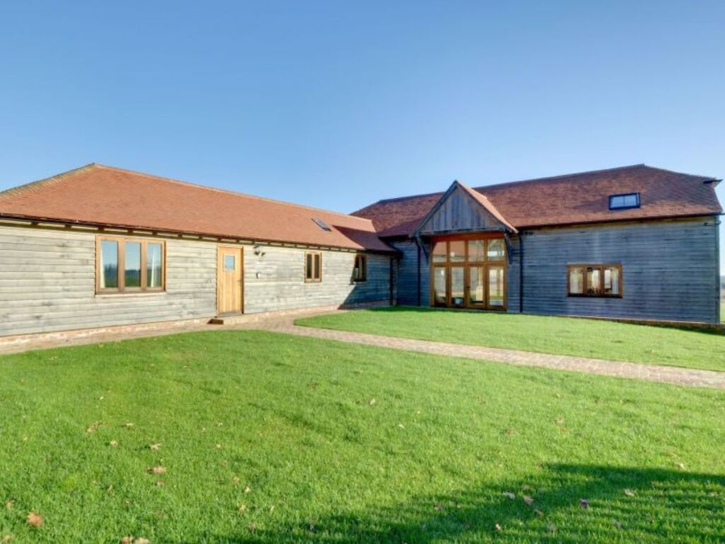 Holiday Home Stener — 4-Star Luxury Hotel in Stone, United Kingdom
