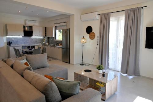 PanMaria Sea View Garden Flat — 4-Star Luxury Hotel in Volos, Greece