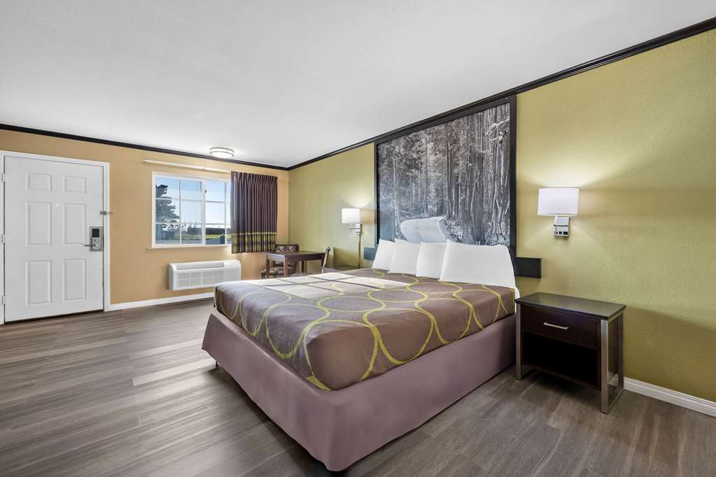 Super 8 by Wyndham Crescent City - photo 24