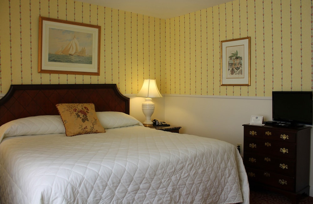 Americas Cup Inn - photo 7