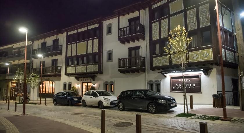 Anesis Hotel — hotel in Karpenisi