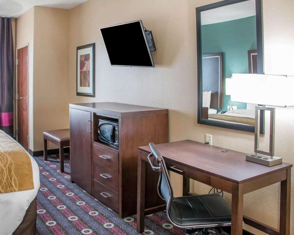 Comfort Inn & Suites San Marcos near Outlet Mall - photo 18
