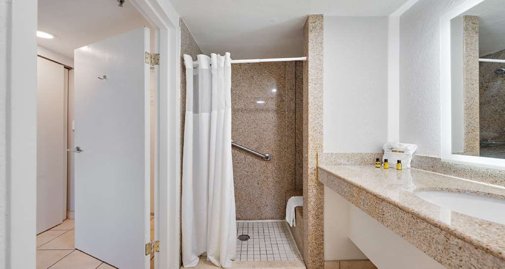 Best Western Plus Holiday Sands Inn & Suites - photo 36