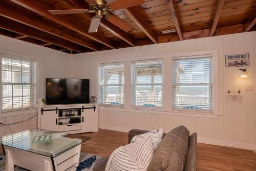 A Little Nauti by Oak Island Accommodations - photo 27