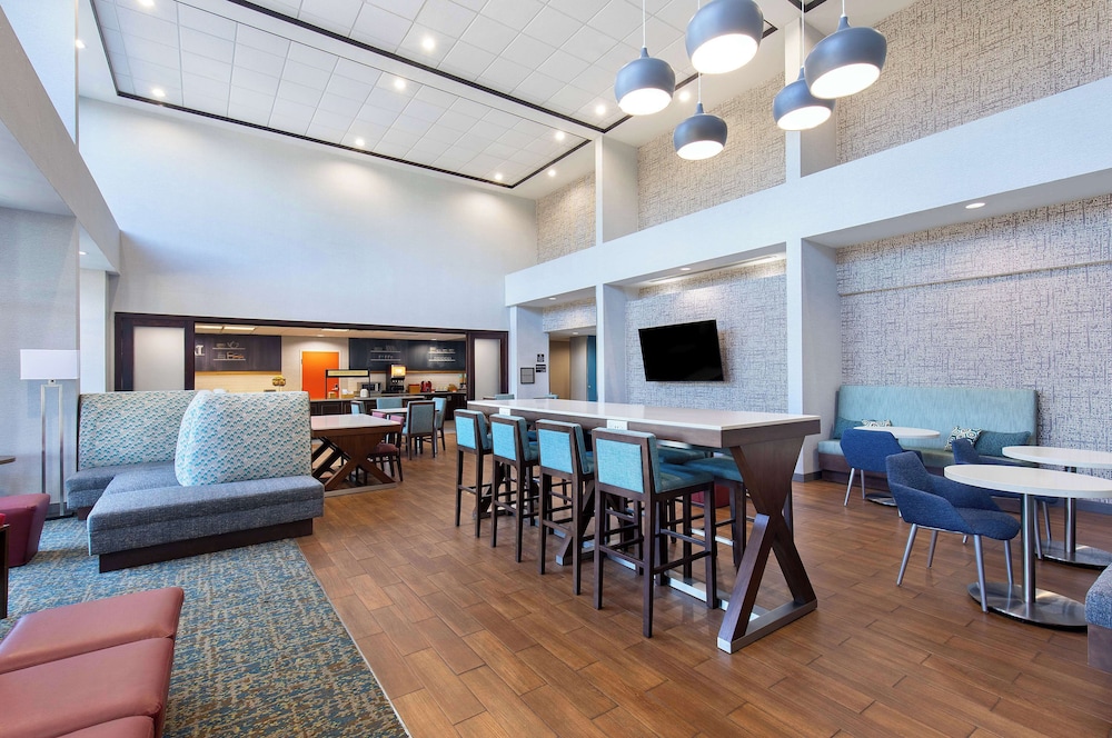 Hampton Inn Selma - photo 26
