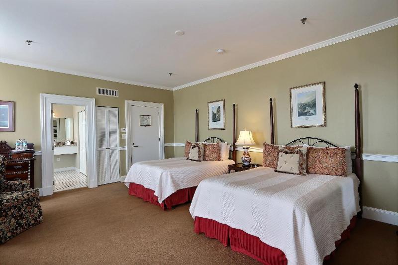 The Presidents Quarters Inn - photo 40
