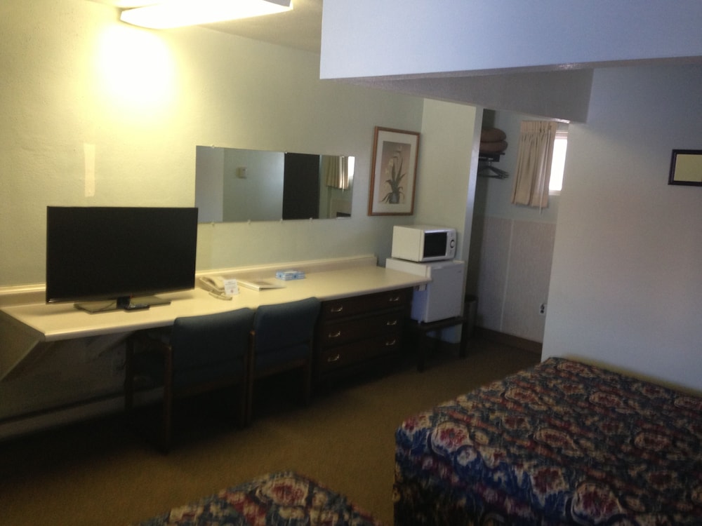 Jamestown Motel - photo 14