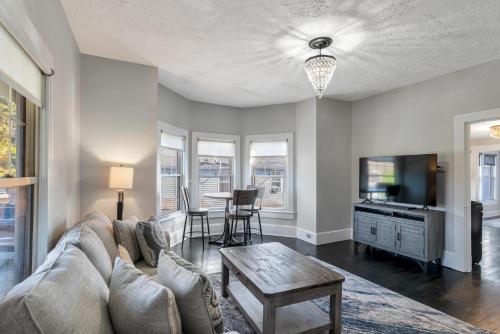 237 East Chestnut St in Asheville, United States