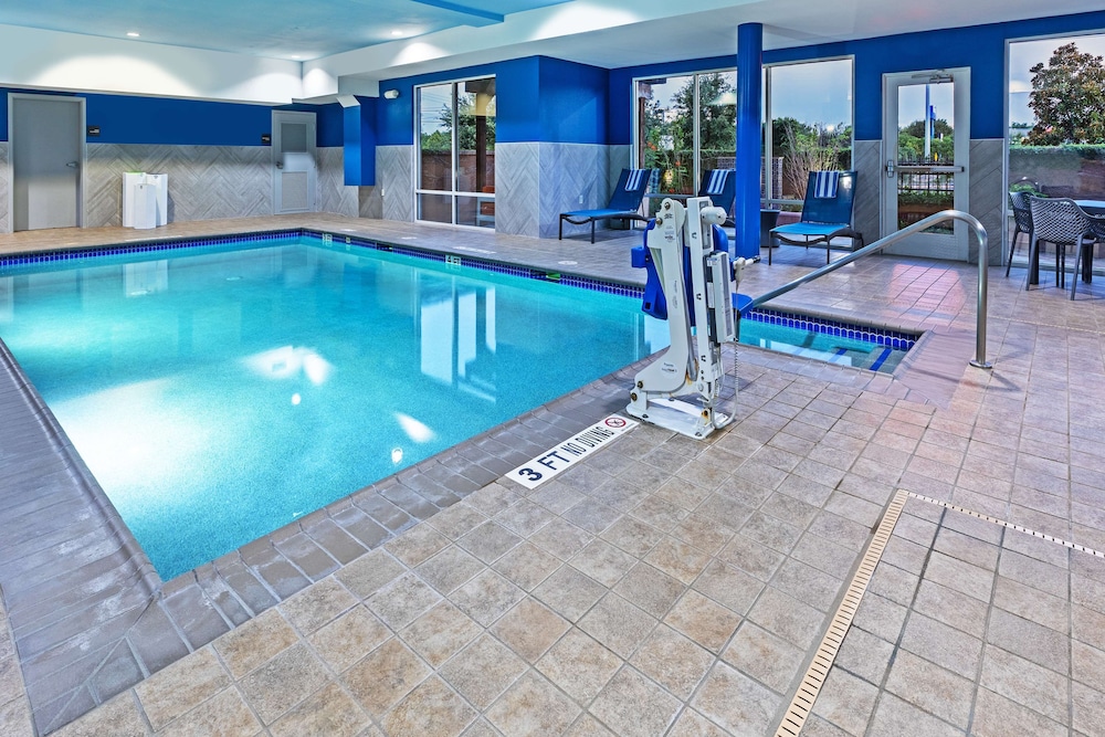 Hampton Inn & Suites Houston Heights I 10 - photo 32