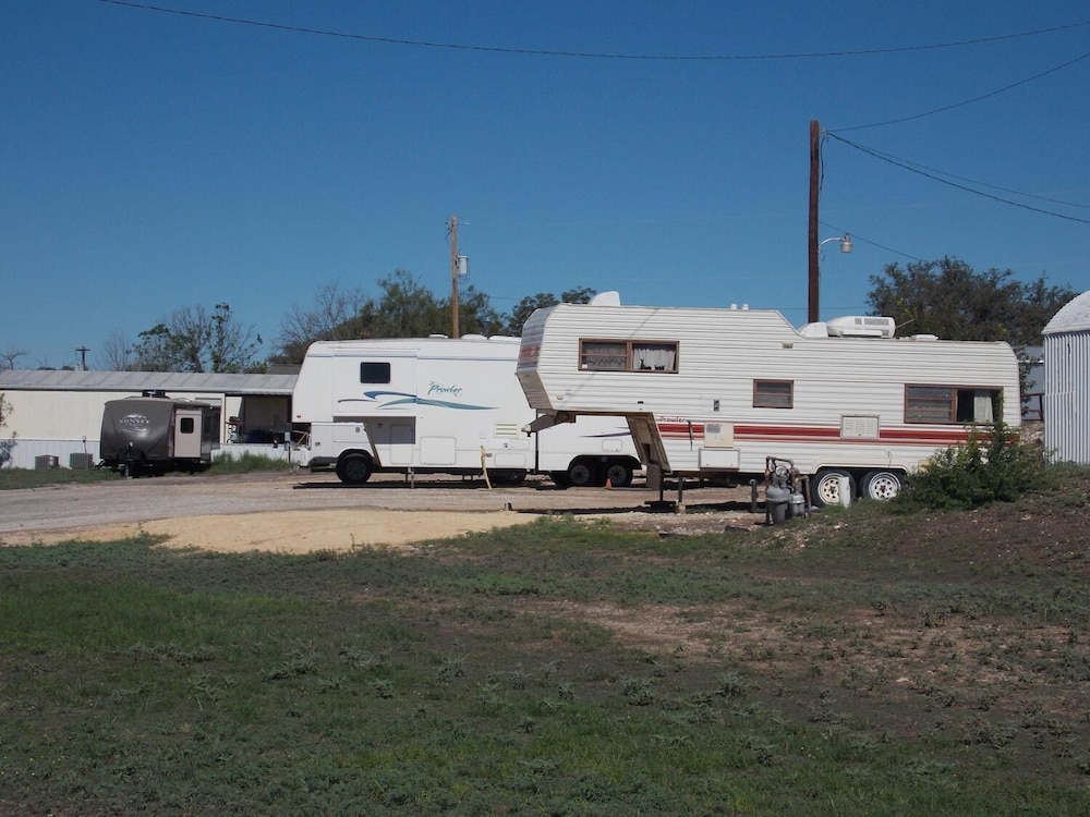 Holiday Host Motel - photo 16